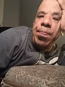 TJ_Freaky_Skigh's Live XXX Chat
