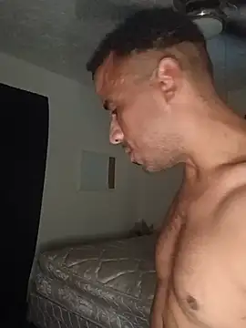 TJ_Freaky_Skigh's Webcam Show