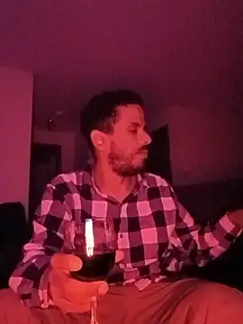 TJ_Freaky_Skigh: διαδικτυακό σόου στην κάμερα