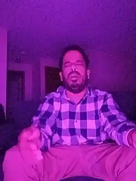 TJ_Freaky_Skigh: διαδικτυακό σόου στην κάμερα
