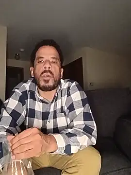 Show modela TJ_Freaky_Skigh na web-kameri
