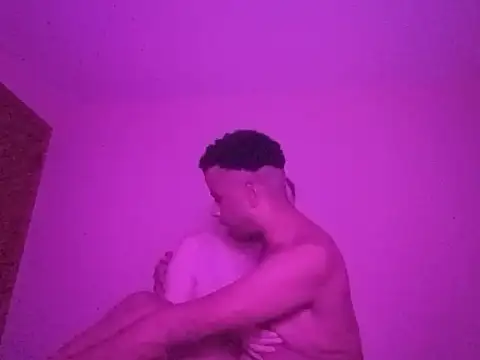 Pokazy przed kamerką – TJ_Freaky_Skigh