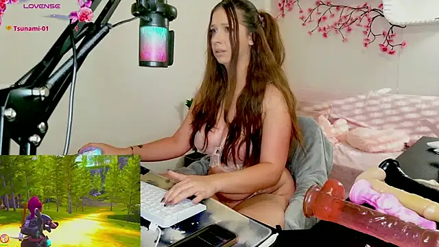 AustrianGirl99: διαδικτυακό σόου στην κάμερα