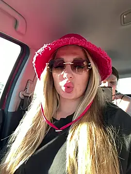 Show modela Tatti-Go na web-kameri