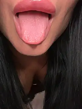 Chatroom XXX en direct de Tina8088