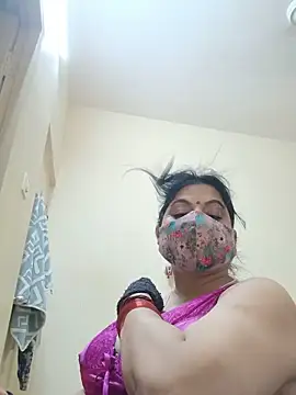 Ratna-777's Live XXX Chat
