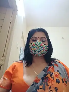 Ratna-777's Live XXX Chat