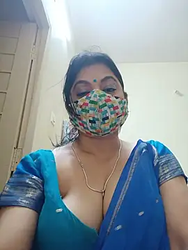 Ratna-777 Chat XXX in diretta