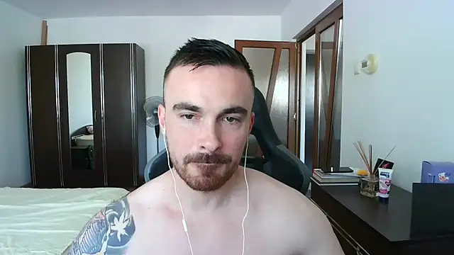 Webkamerová show mu5clemania2