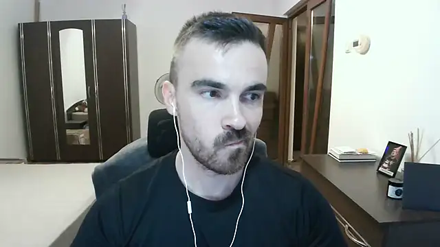Show modela mu5clemania2 na web-kameri