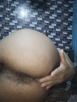 Show modela StripchatAssam93 na web-kameri