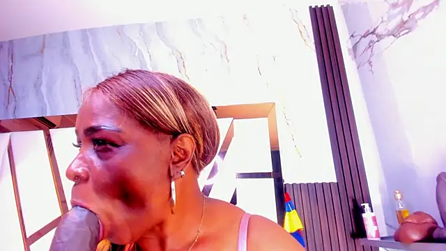 lola_hornei's Live XXX Chat