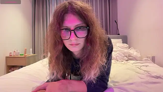 AlicePinkhead webkamerás műsora