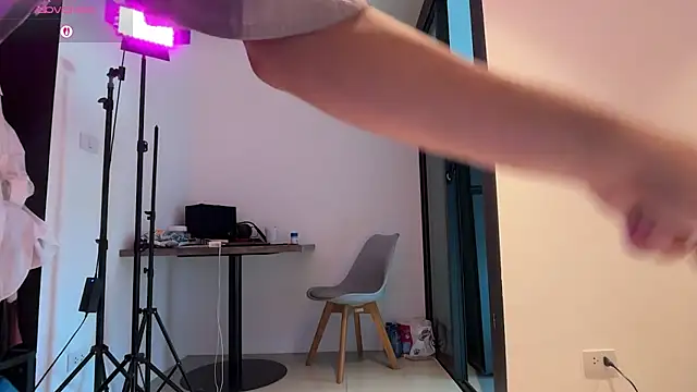 AlicePinkhead Webcamshow