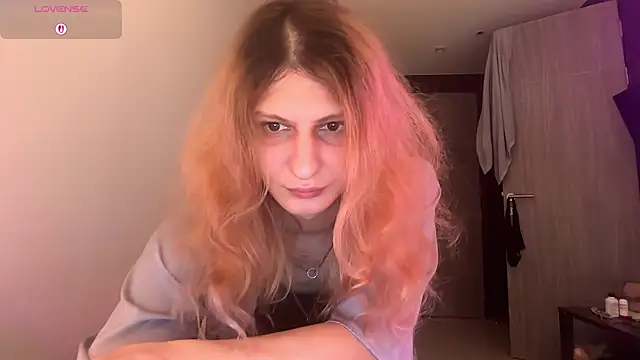 AlicePinkhead Webcam show
