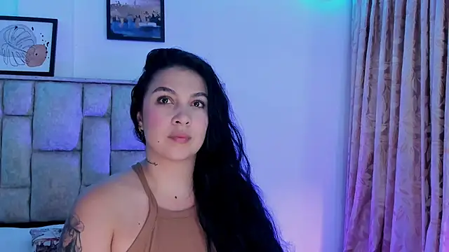 brianaGuzman Adlı Modelin Canlı XXX Sohbeti