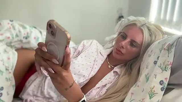 BendyBarbie webkamerás műsora