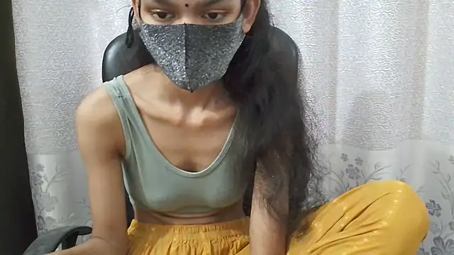 Shiuli_b Adlı Modelin Canlı XXX Sohbeti