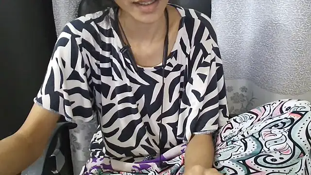 Shiuli_b ওয়েবক্যাম শো