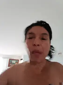 Chat +18 de katysquirtdirty ao vivo