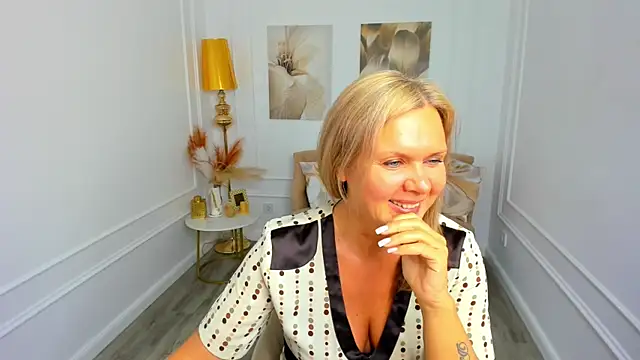 AgathaKlouin's Live XXX Chat