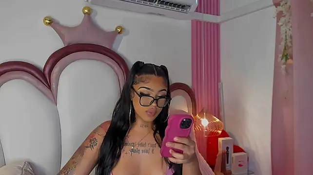 הופעת וובקאם של Mia_Jansen