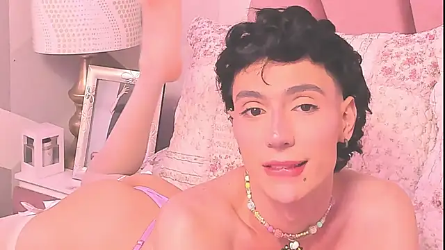 KylieMonnett Show in webcam