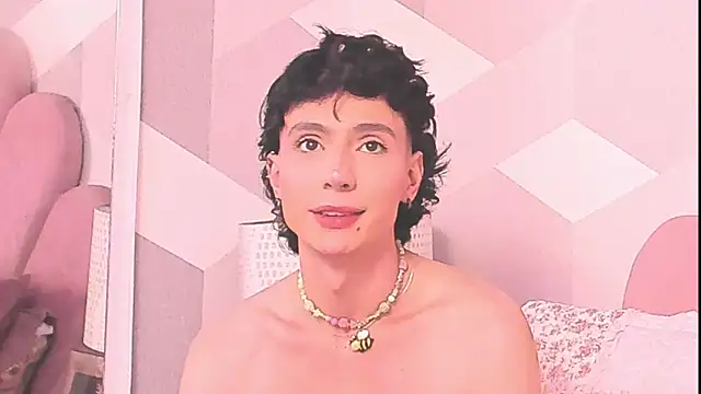 Pokazy przed kamerką – KylieMonnett