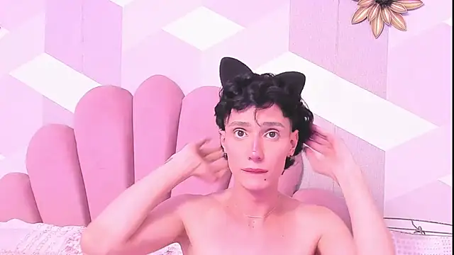 KylieMonnettのウェブカメラショー