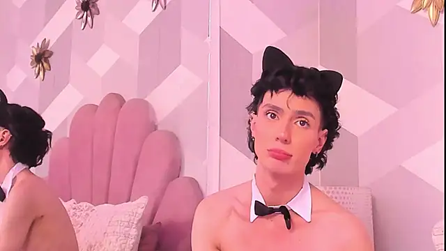 הופעת וובקאם של KylieMonnett