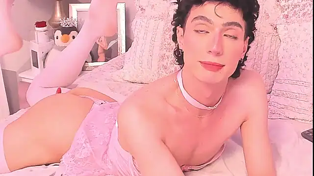KylieMonnett Show in webcam