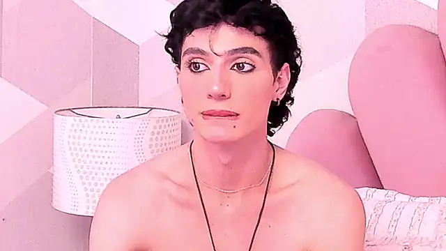 KylieMonnett Show in webcam