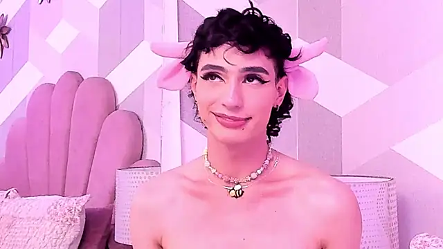 Pokazy przed kamerką – KylieMonnett