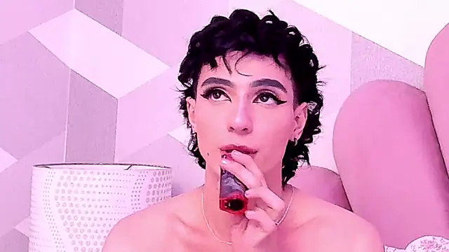 KylieMonnett Show in webcam