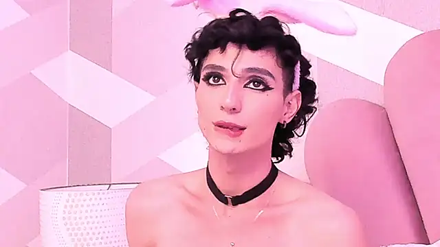 KylieMonnett Show in webcam