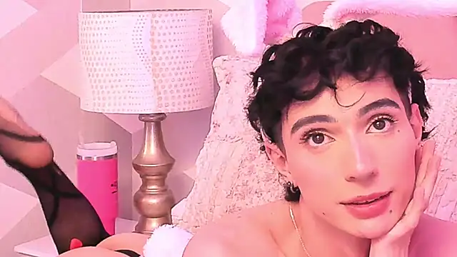 KylieMonnett Show in webcam
