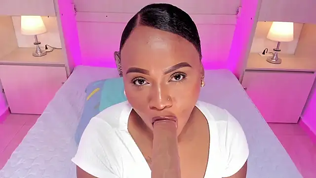 EmilyyStuart's Webcam Show