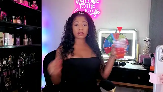 Nicolesoowet's Live XXX Chat