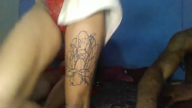 Show modela thasmyni na web-kameri