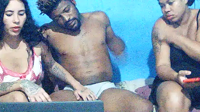 Chat XXX en directo de thasmyni