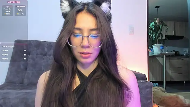 emmadiaz1's Webcam Show