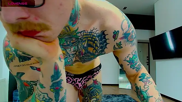 Show modela white_King9999 na web-kameri