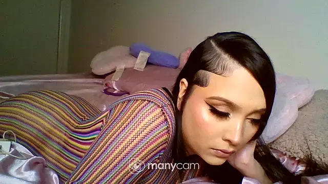 bambibarbi's Webcam Show