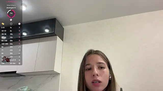 tinykisa's Live Chat Room
