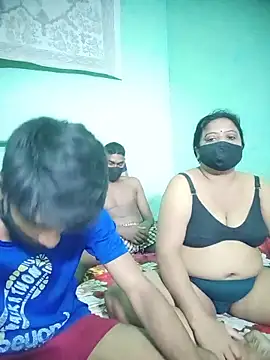 Group_Of_Lust Show in webcam