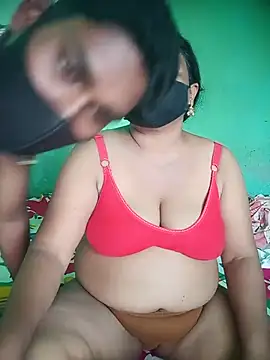 הופעת וובקאם של Group_Of_Lust