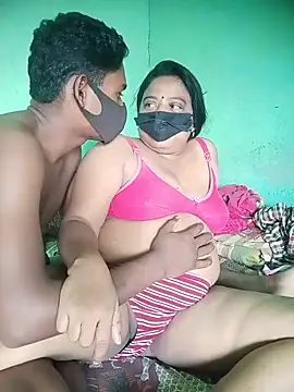 Show modela Group_Of_Lust na web-kameri