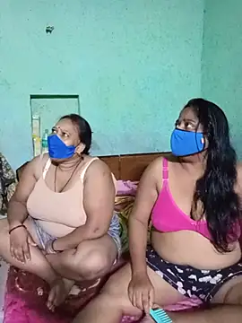Show modela Group_Of_Lust na web-kameri