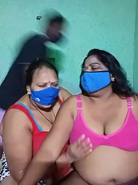 Show modela Group_Of_Lust na web-kameri