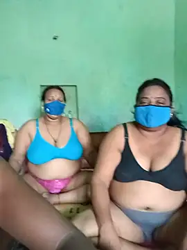 Group_Of_Lust Show in webcam